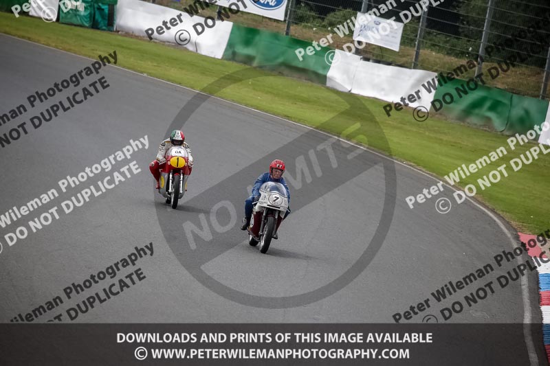 Vintage motorcycle club;eventdigitalimages;mallory park;mallory park trackday photographs;no limits trackdays;peter wileman photography;trackday digital images;trackday photos;vmcc festival 1000 bikes photographs